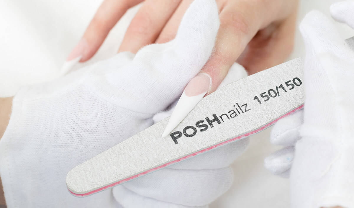 Buy SOEZI Women's glitch in the system Reusable SOEZI Press On Nails |  Artificial False nail extension | Ready To Wear, EziON | EziOFF Nourish &  Restore Removal | Customisable (Almond_L) Online